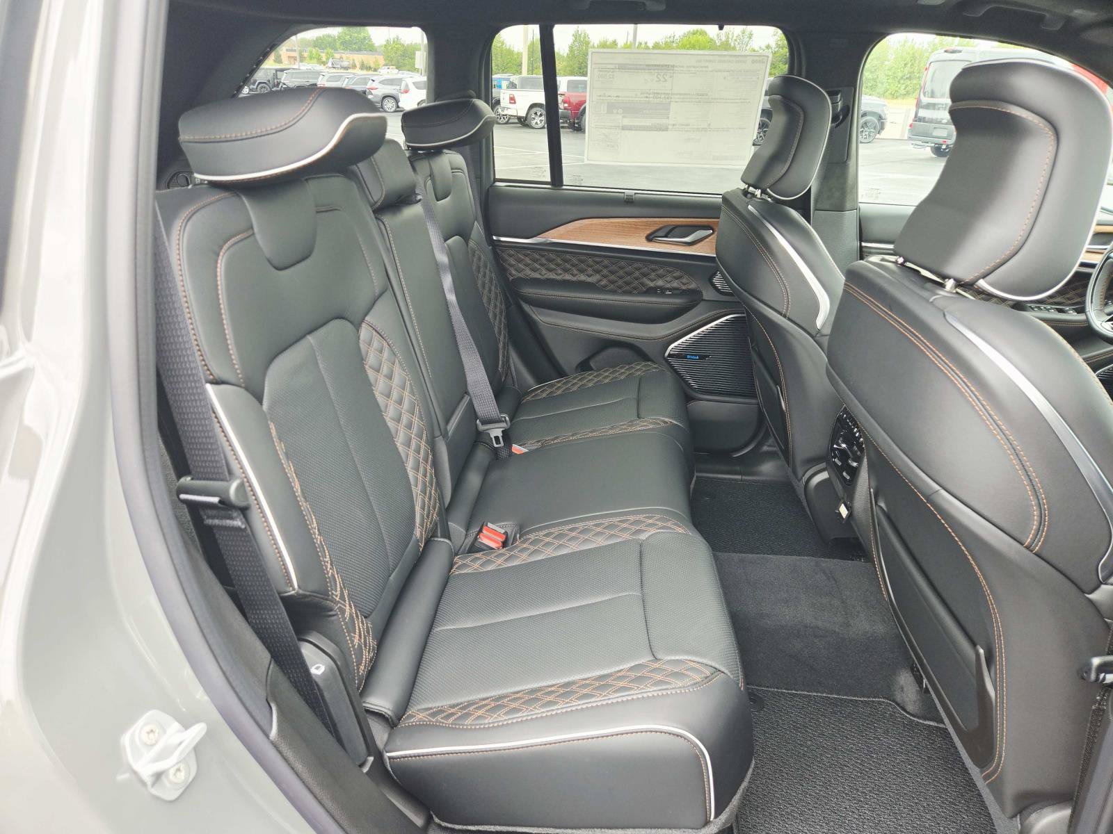 New 2027 Jeep Grand Cherokee Summit AWD/4WD image 16