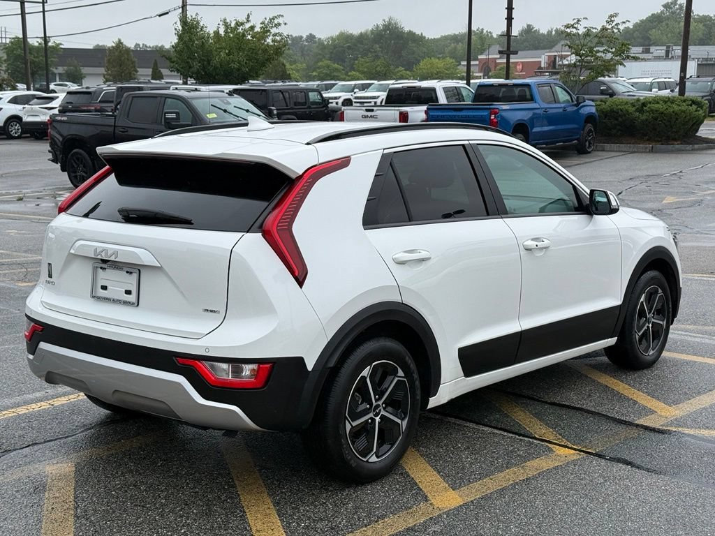Used 2024 Kia Niro EX w/ EX Cold Weather Package FWD image 6