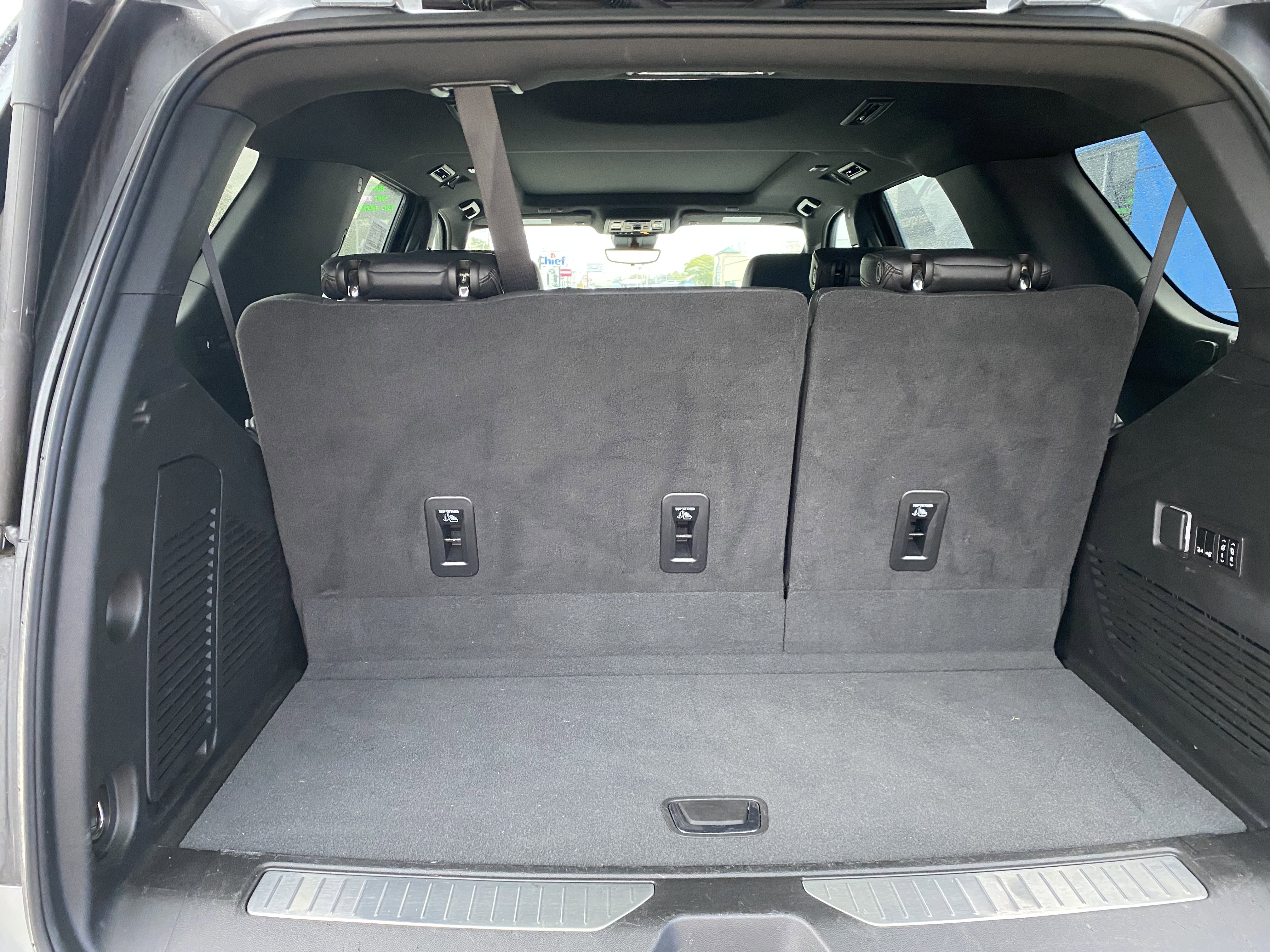 Used 2023 Chevrolet Tahoe High Country image 12