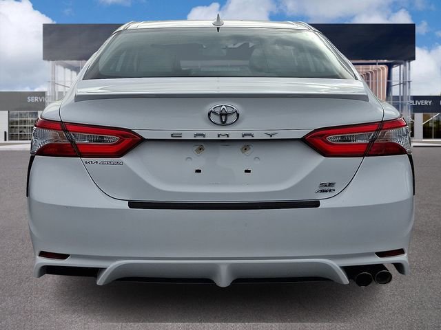 Used 2020 Toyota Camry SE w/ Moonroof Package image 4