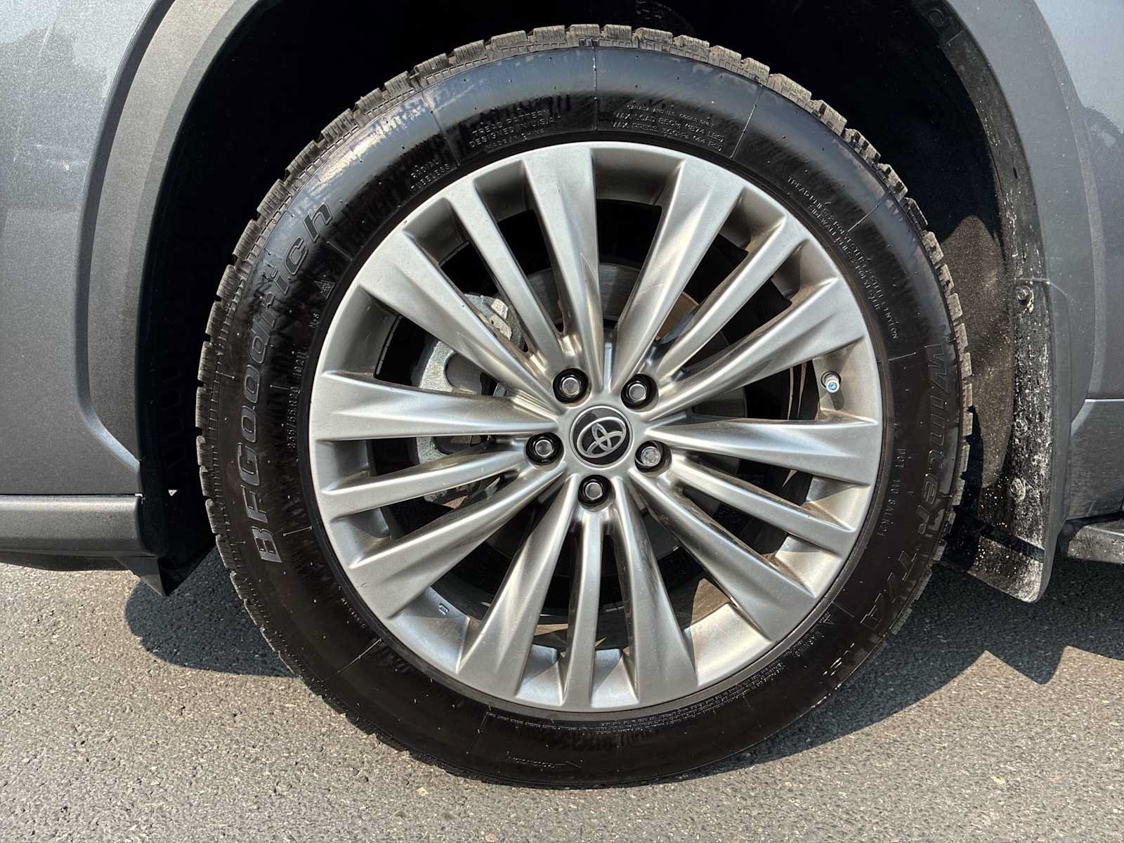 Used 2022 Toyota Highlander Platinum AWD/4WD image 28