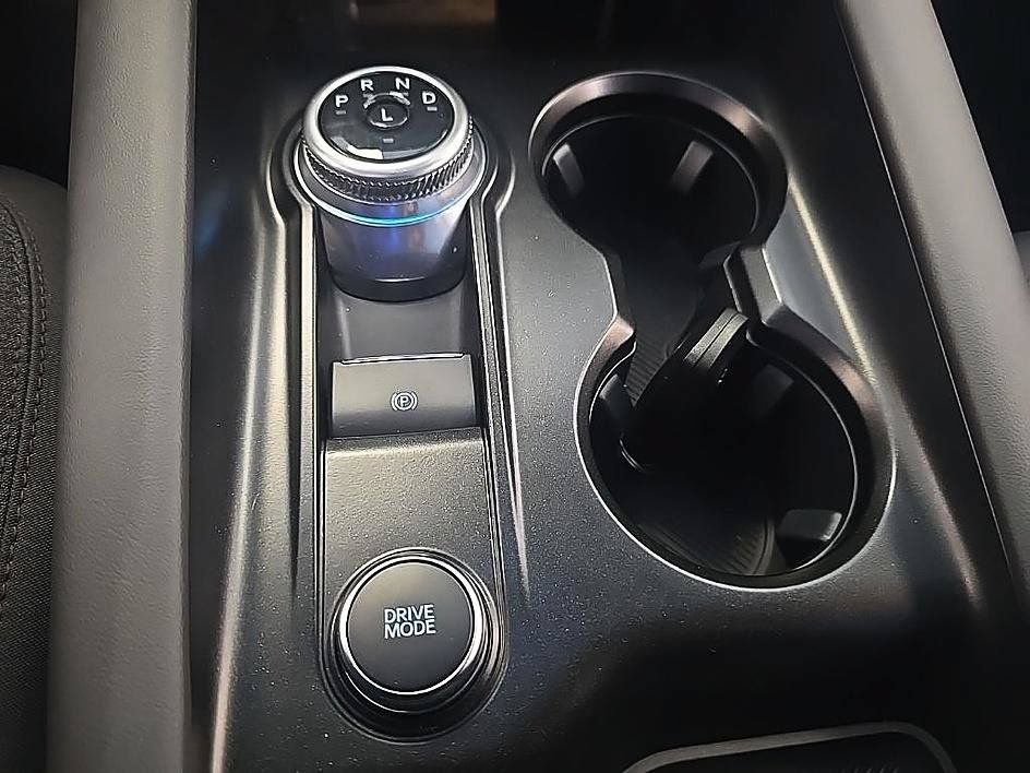 Used 2025 Ford Explorer Active AWD/4WD image 26
