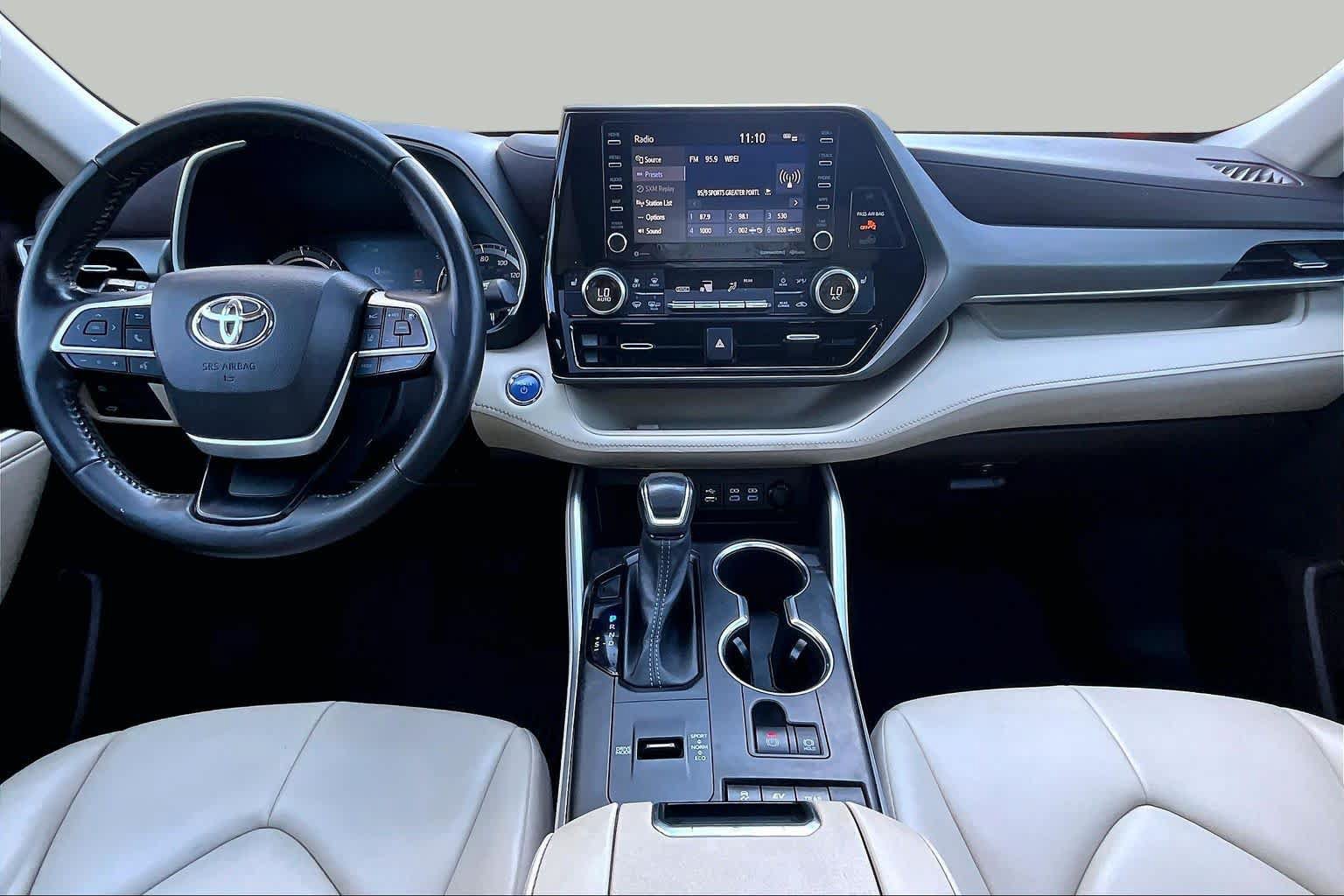 Used 2022 Toyota Highlander XLE AWD/4WD image 15