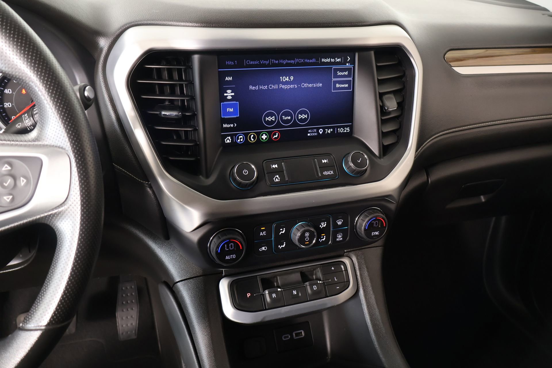 Used 2022 GMC Acadia SLE image 5