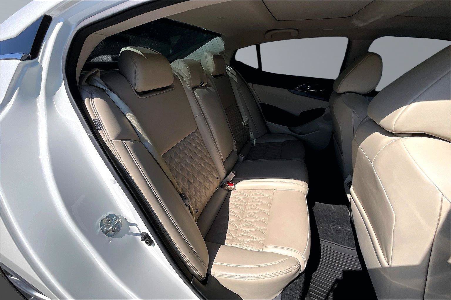 Certified 2023 Nissan Maxima Platinum w/ Sport Mat Group FWD image 28