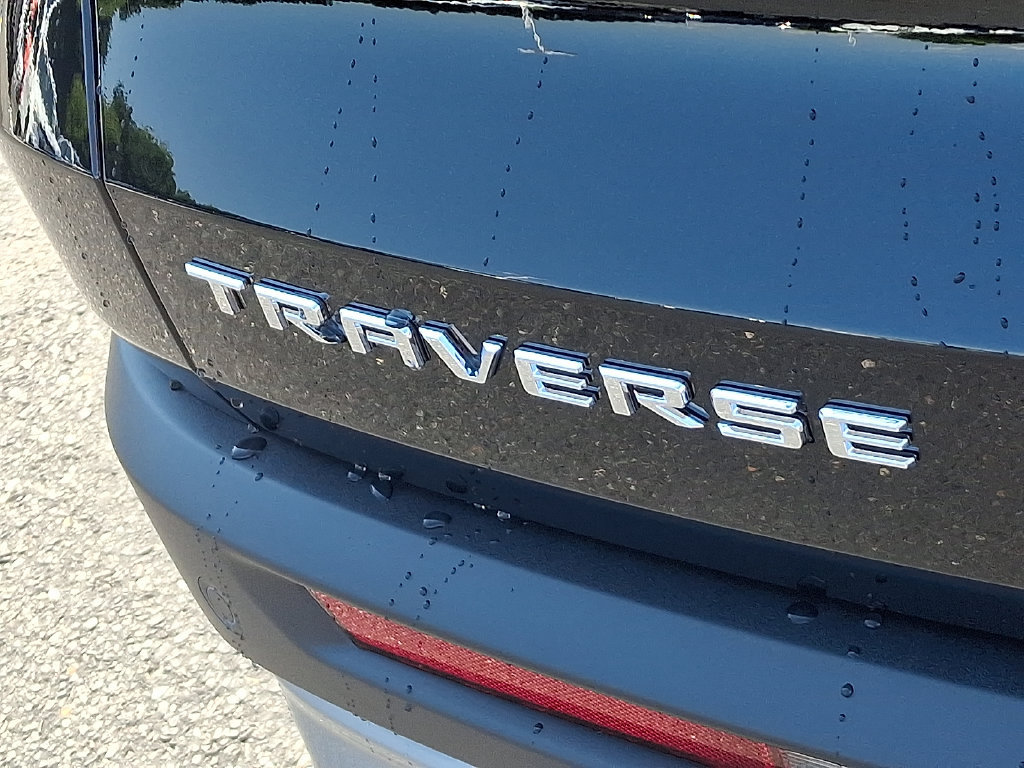 New 2027 Chevrolet Traverse LT w/ LPO, Floor Liner Package FWD image 11