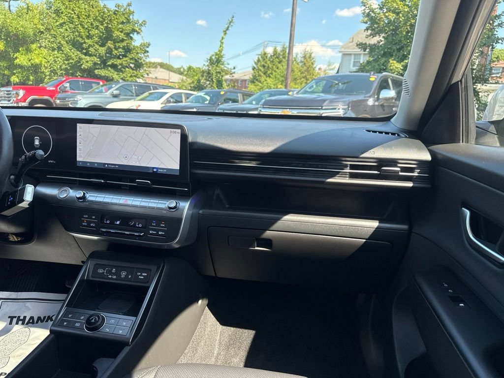 Certified 2025 Hyundai Kona Limited AWD/4WD image 22