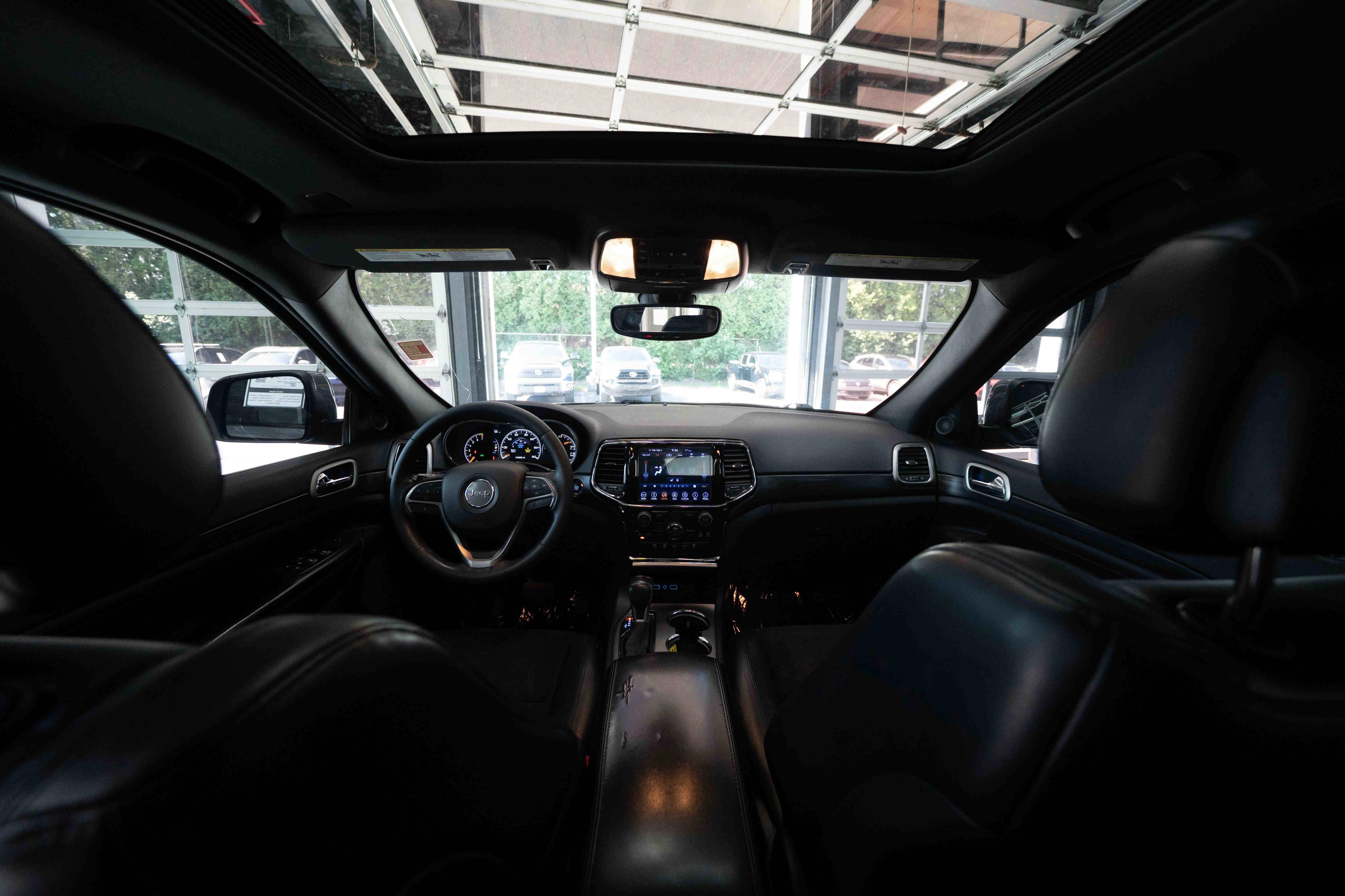 Used 2019 Jeep Grand Cherokee Altitude AWD/4WD image 18
