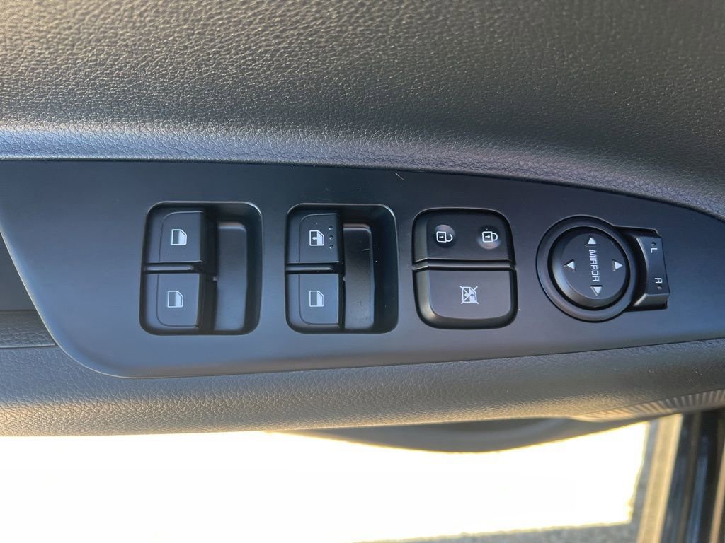 Certified 2023 Kia Rio S w/ Technology Package image 46