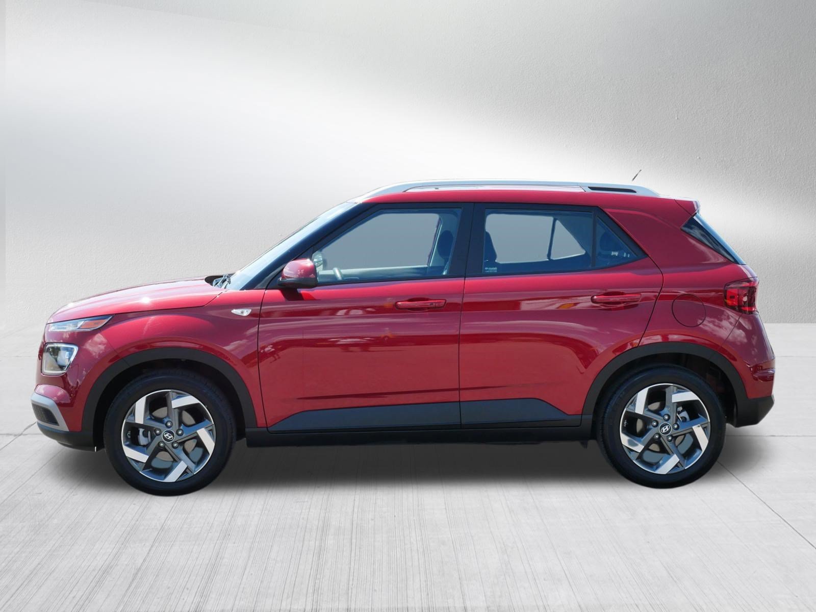 Certified 2024 Hyundai Venue SEL FWD image 4