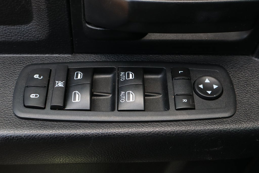 Used 2015 RAM 3500 Tradesman w/ Chrome Appearance Group image 17