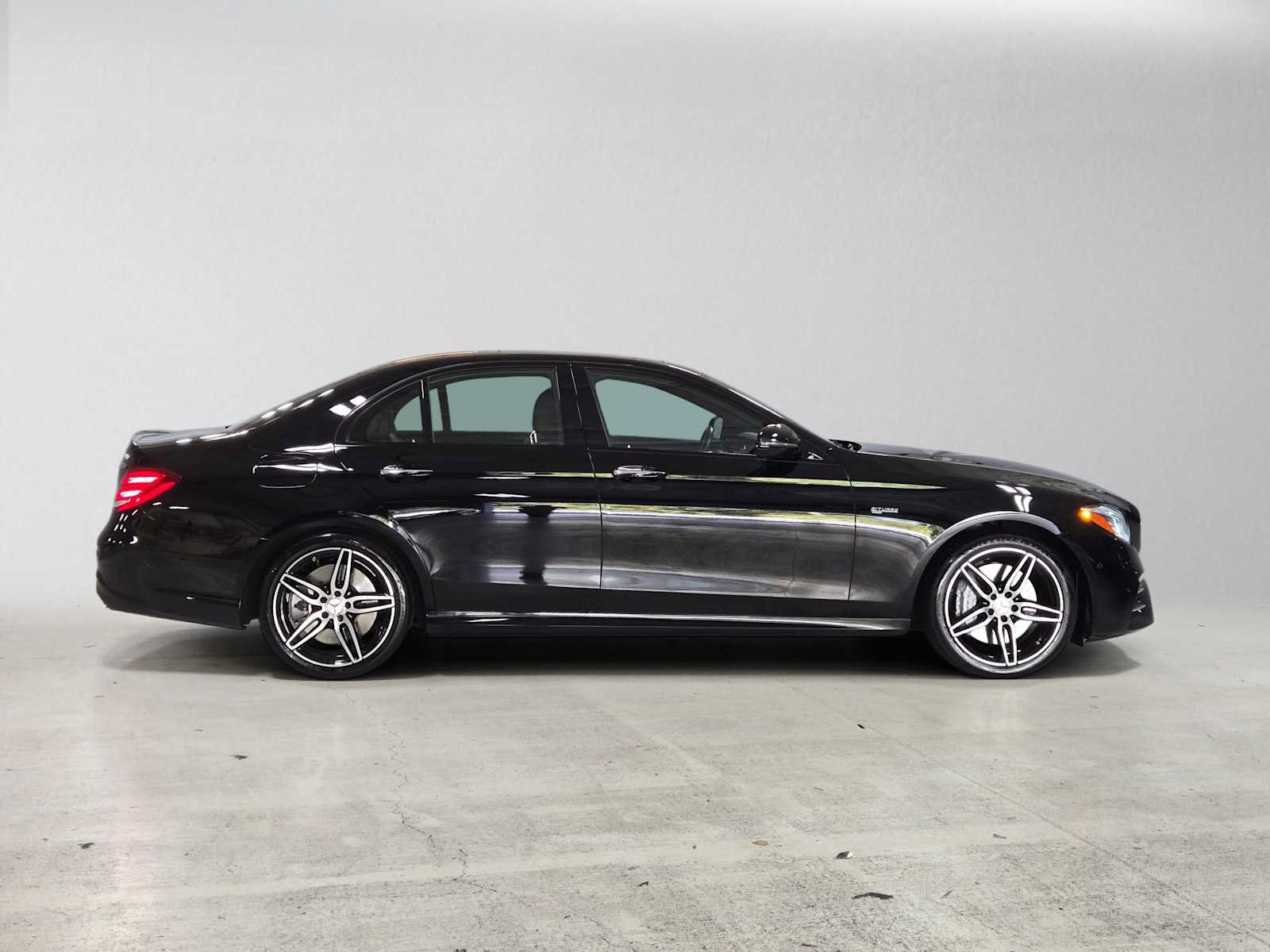 Used 2018 Mercedes-Benz E 43 AMG 4MATIC Sedan image 2