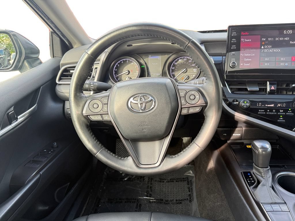Used 2023 Toyota Camry SE w/ Cold Weather Package FWD image 12
