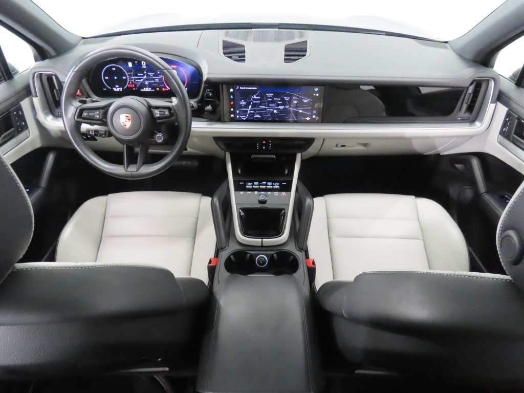 Certified 2025 Porsche Cayenne AWD/4WD image 15