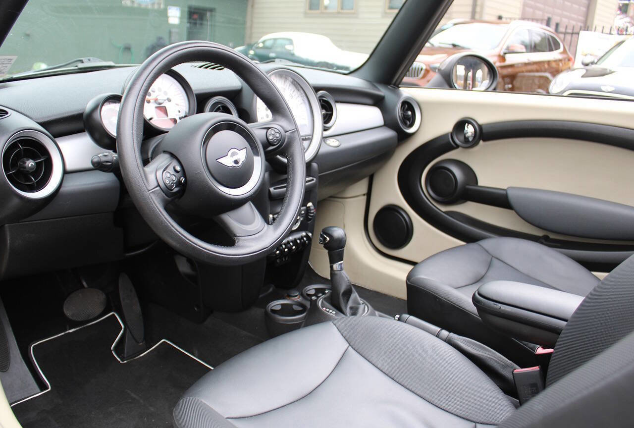 Used 2012 MINI Cooper Convertible image 20
