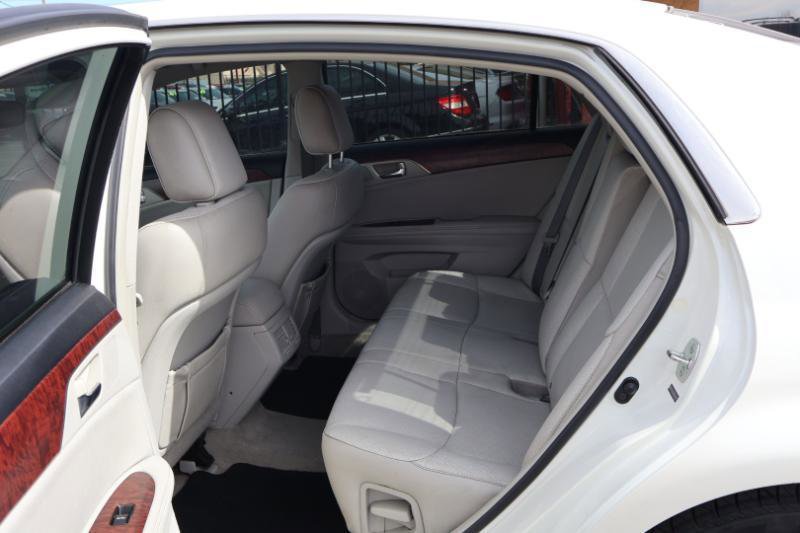 Used 2011 Toyota Avalon Limited FWD image 19
