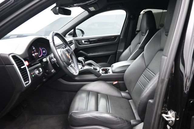 Used 2023 Porsche Cayenne Coupe w/ Premium Package AWD/4WD image 6