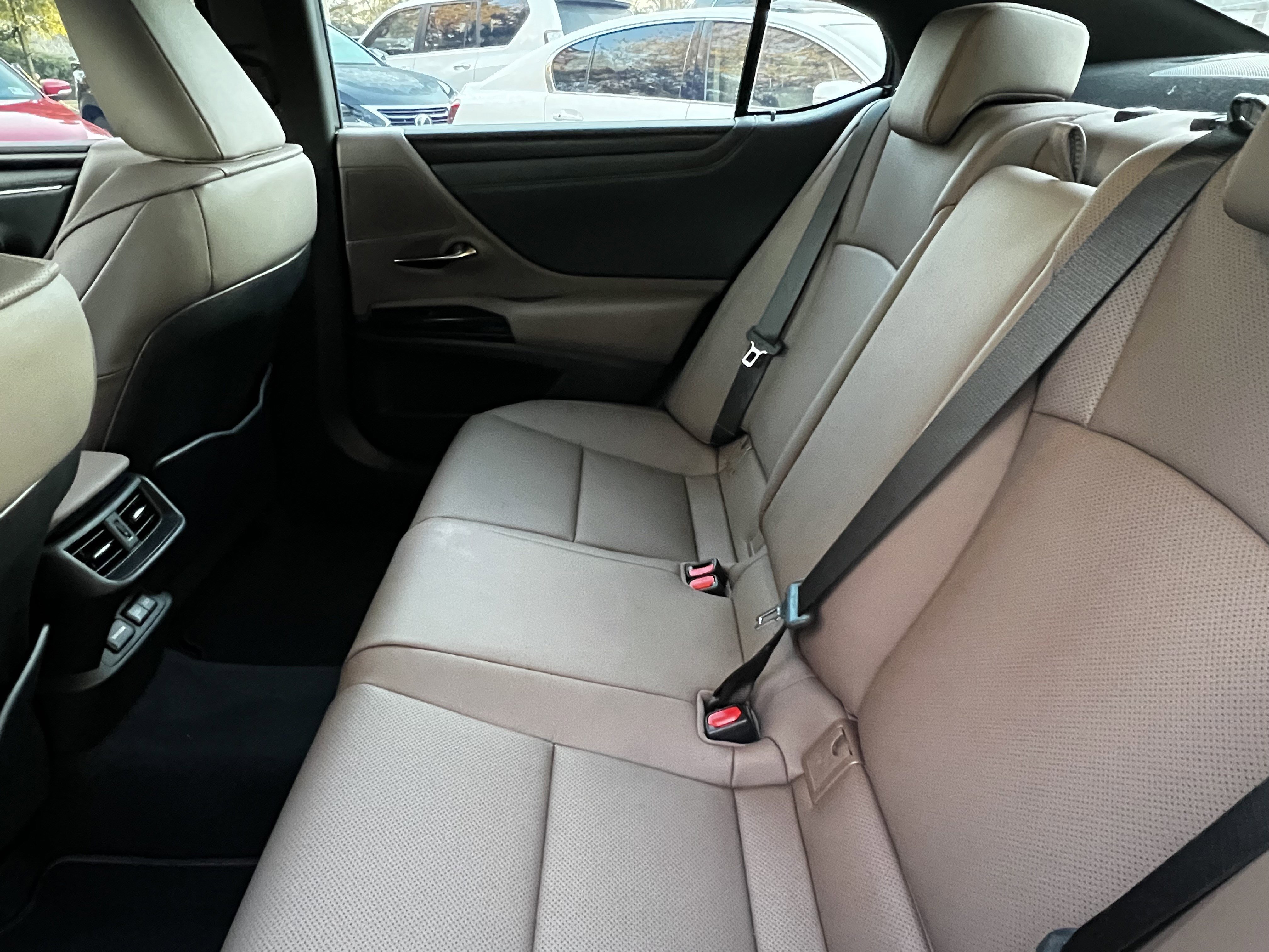 Used 2024 Lexus ES 350 w/ Premium Package image 31