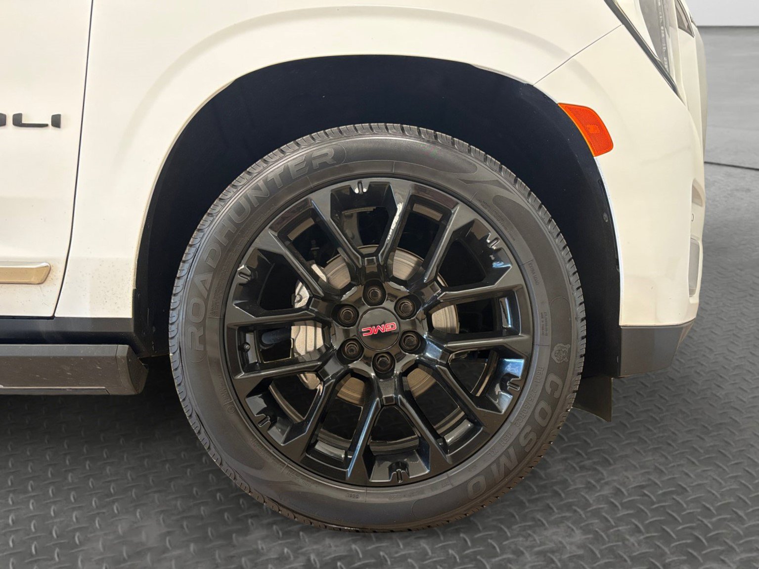 Used 2023 GMC Yukon Denali AWD/4WD image 44