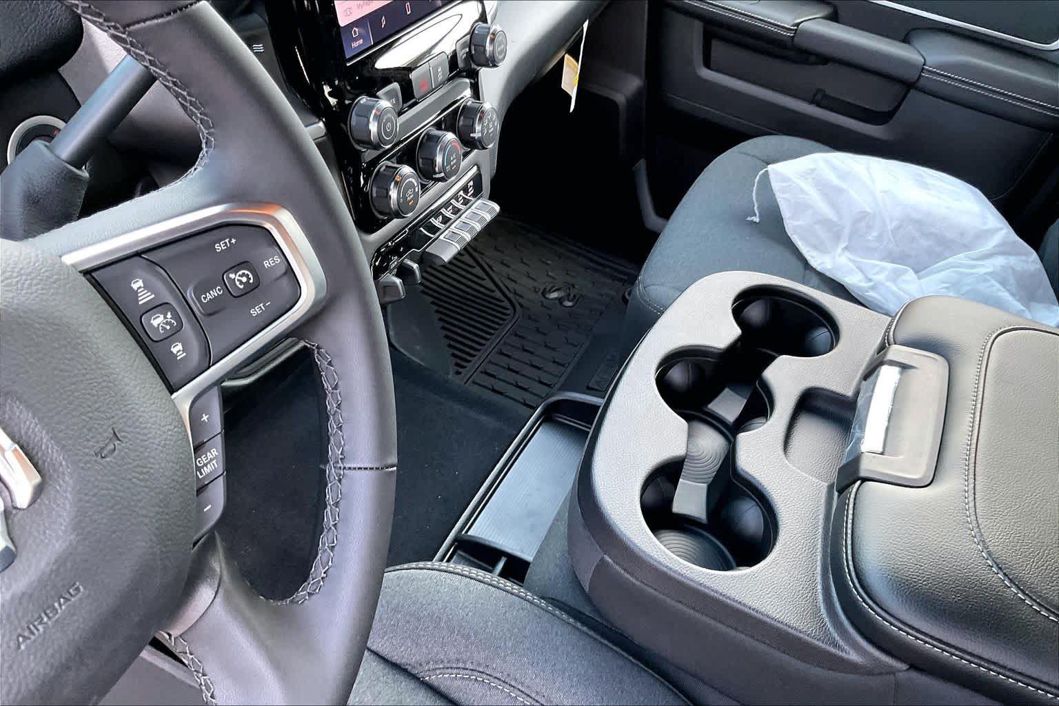 New 2027 RAM 3500 Big Horn AWD/4WD image 7