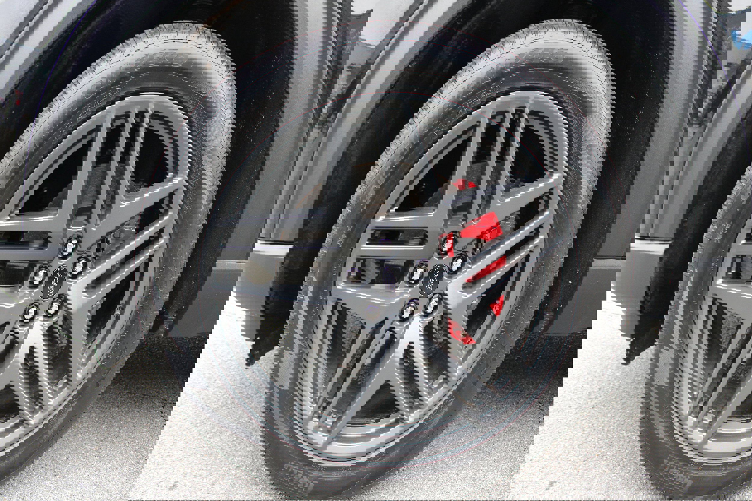 Used 2025 Ford Explorer ST-Line w/ ST-Line Street Pack image 9