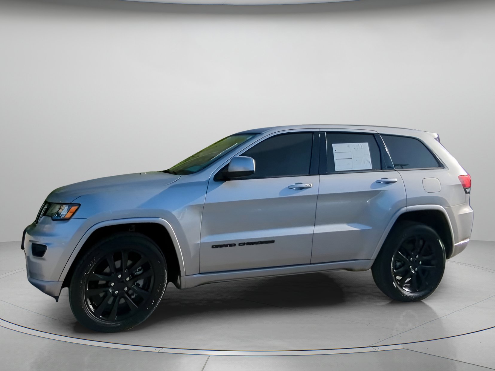 Used 2021 Jeep Grand Cherokee Laredo X image 14