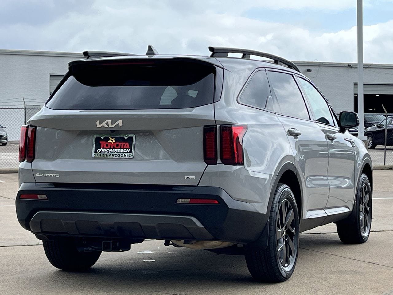 Used 2023 Kia Sorento S w/ Panoramic Sunroof Package AWD/4WD image 4