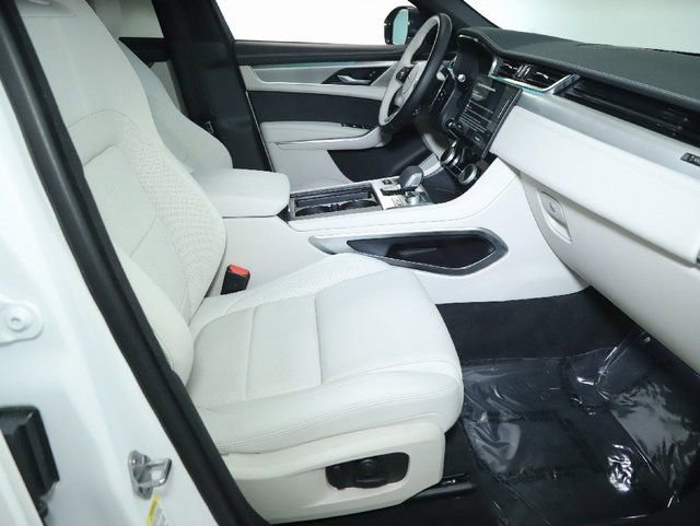 Certified 2025 Jaguar F-PACE R-Dynamic S image 31