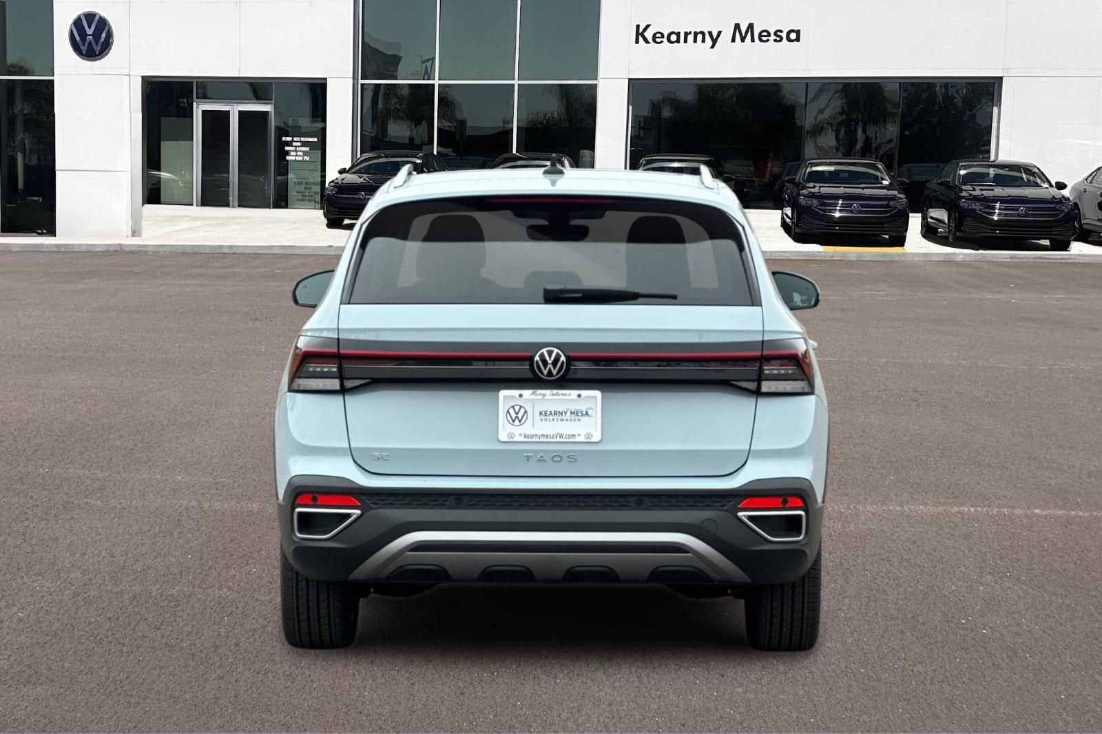New 2026 Volkswagen Taos SE FWD image 5