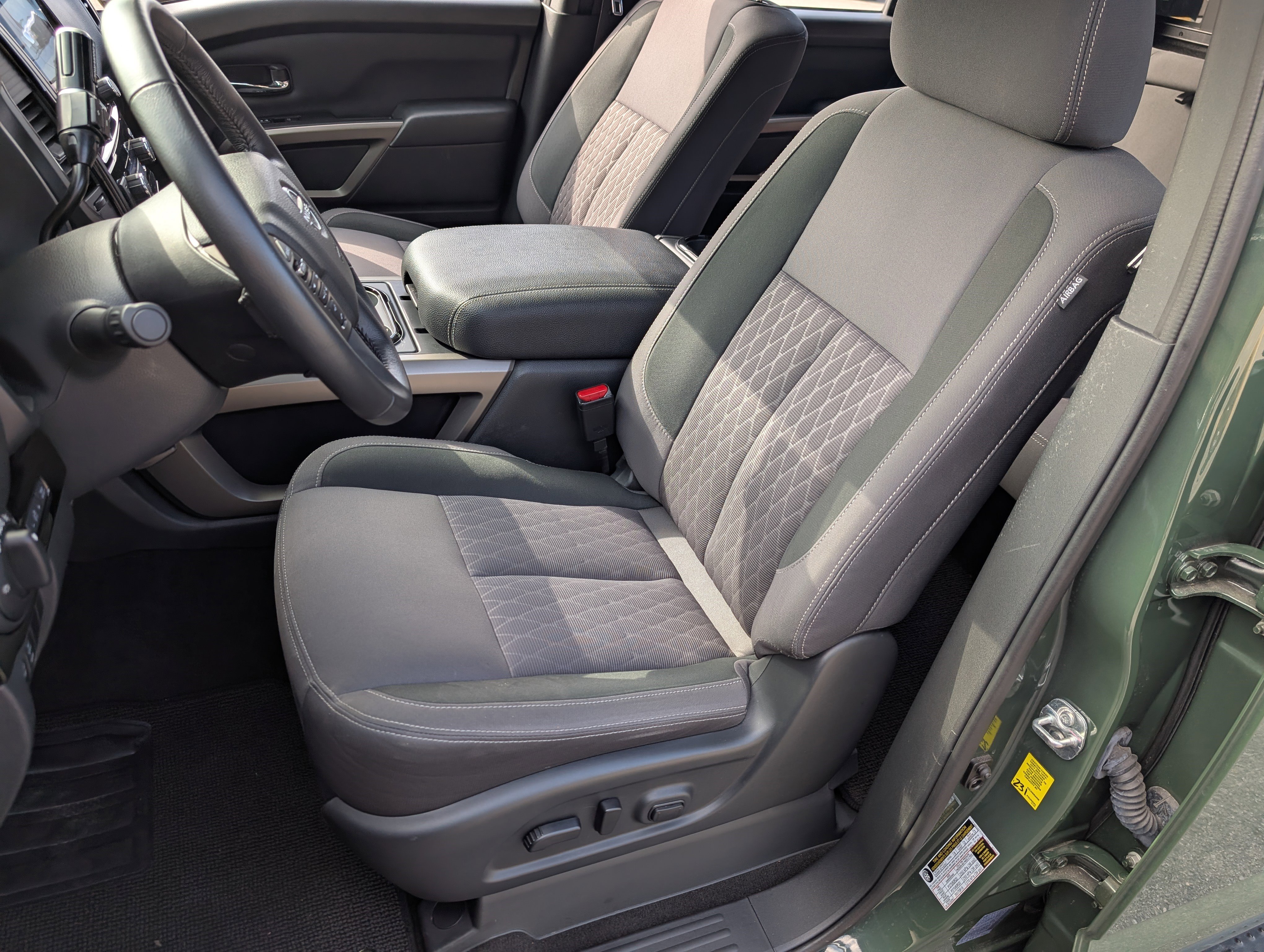 Used 2024 Nissan Titan SV w/ SV Bronze Edition Package image 16