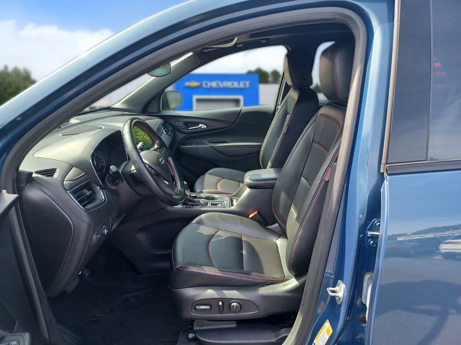 Used 2024 Chevrolet Equinox RS w/ RS Leather Package AWD/4WD image 7