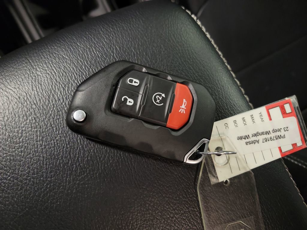 Used 2023 Jeep Wrangler Unlimited Sahara w/ Cold Weather Group image 15