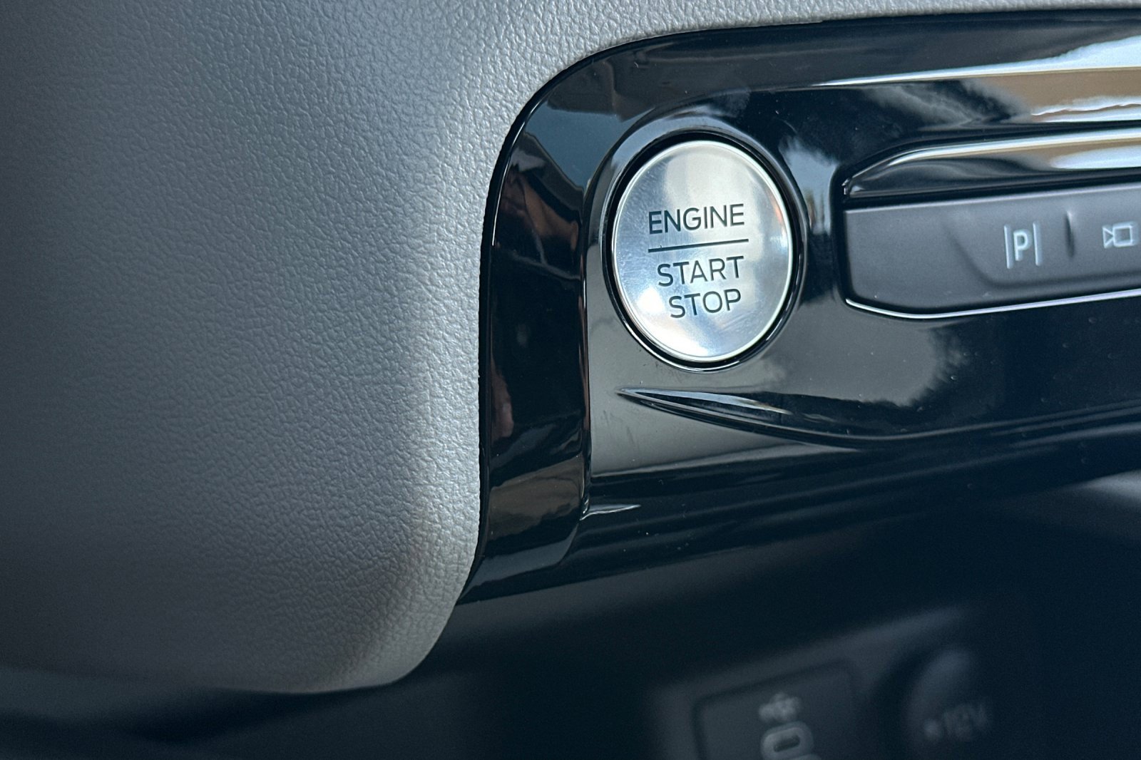 New 2025 Ford Escape Platinum w/ Premium Technology Package image 22