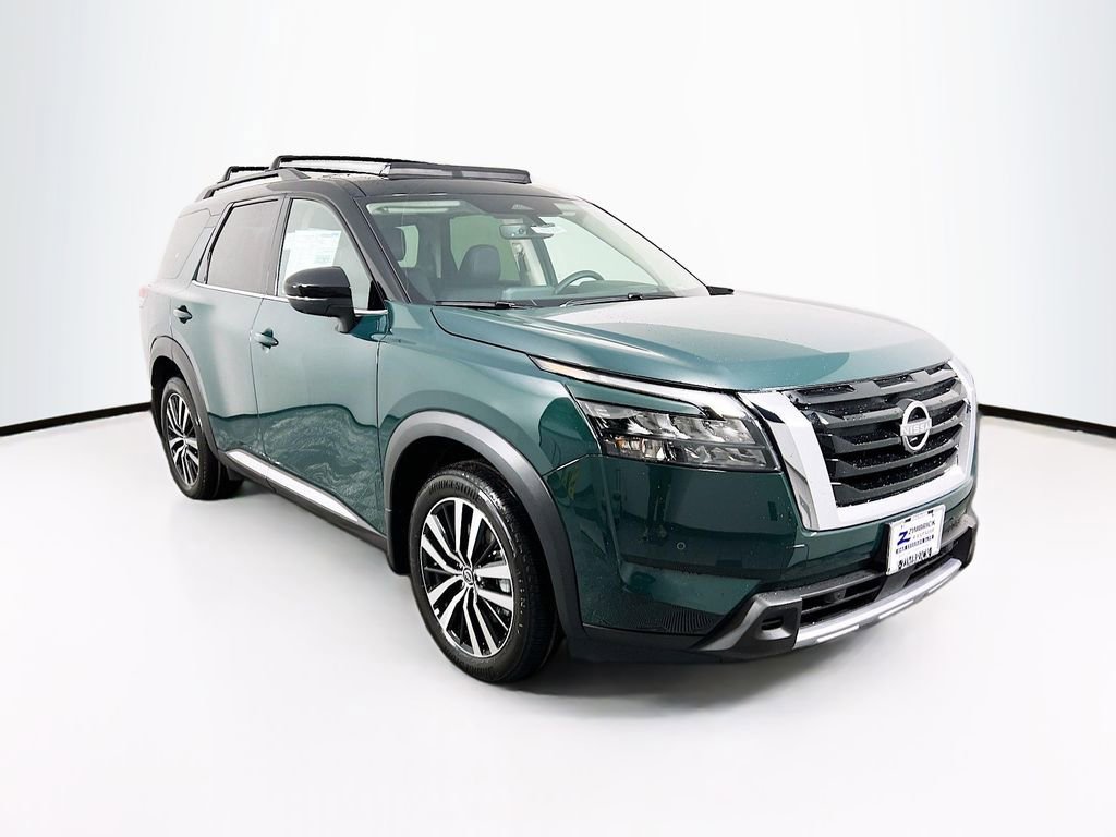 Used 2025 Nissan Pathfinder Platinum image 1