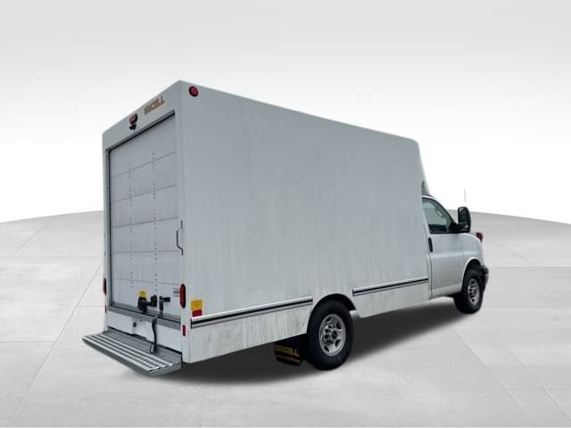New 2025 GMC Savana 3500 w/ Power Convenience Package RWD image 4