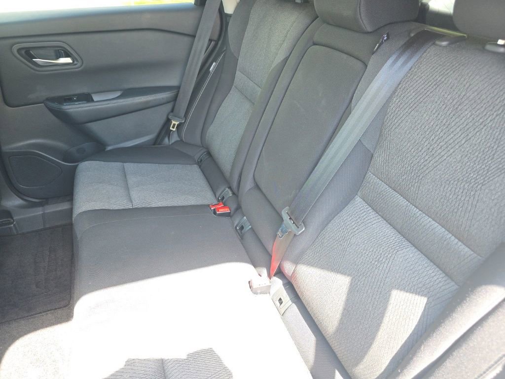 Used 2025 Nissan Rogue SV image 16