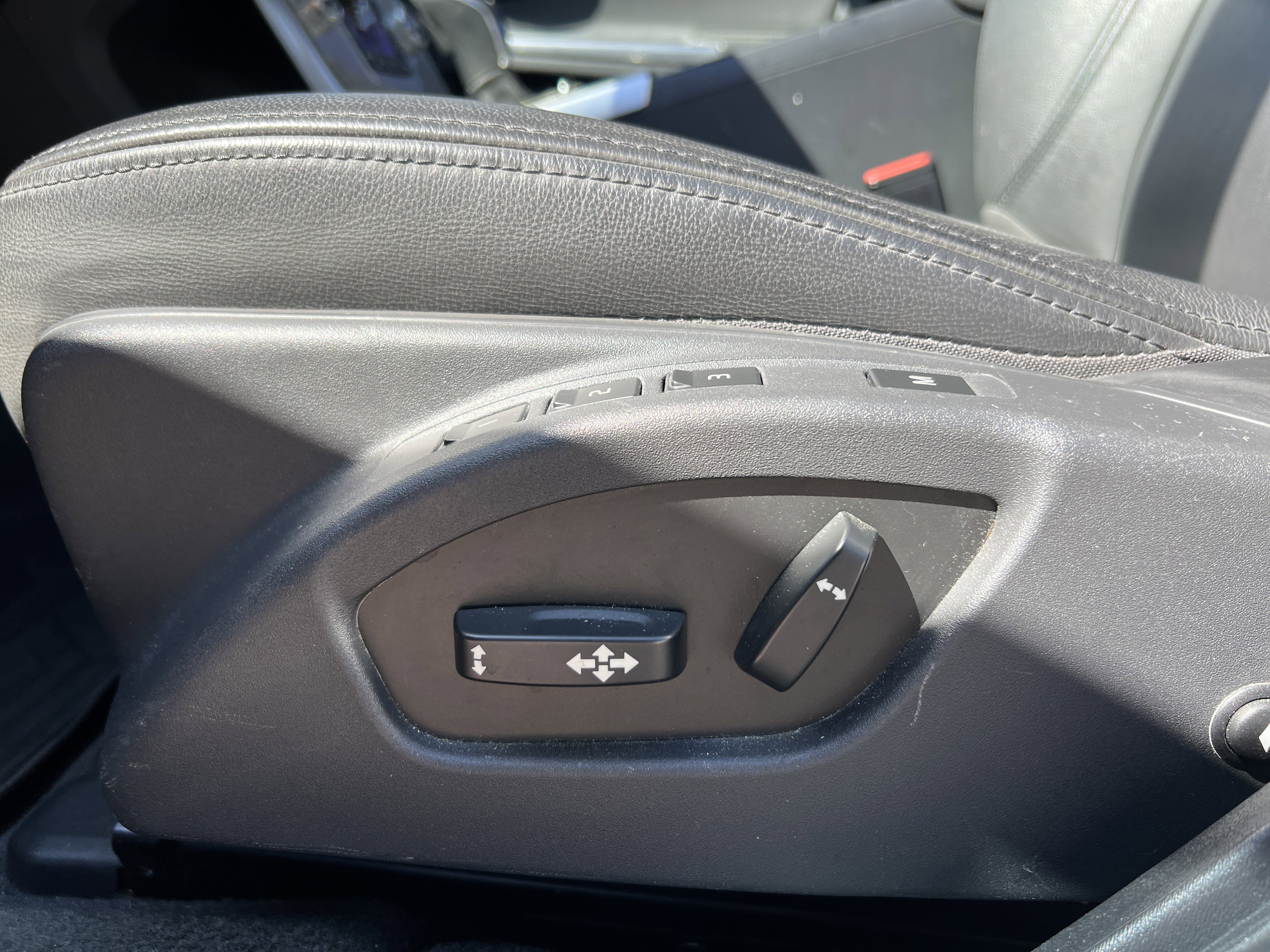 Used 2018 Volvo S60 T5 Inscription image 39