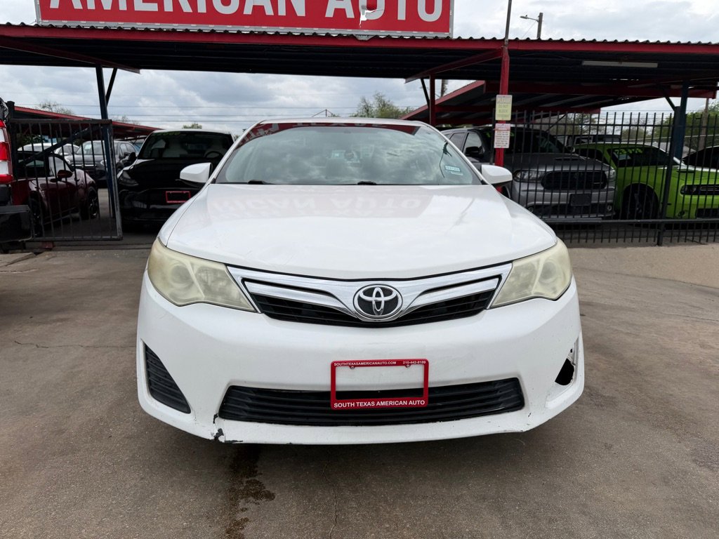 Used 2014 Toyota Camry LE image 5