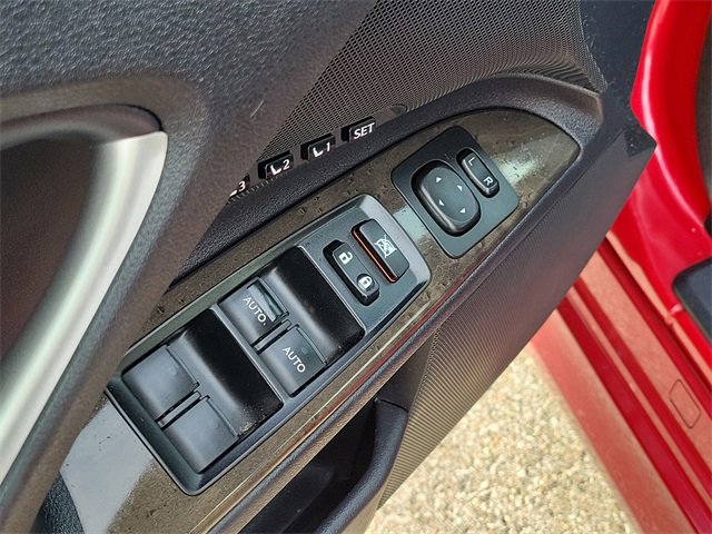Used 2013 Lexus IS 250C w/ Luxury Pkg image 22