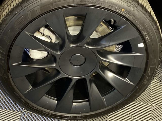 Used 2023 Tesla Model Y Long Range AWD/4WD image 31