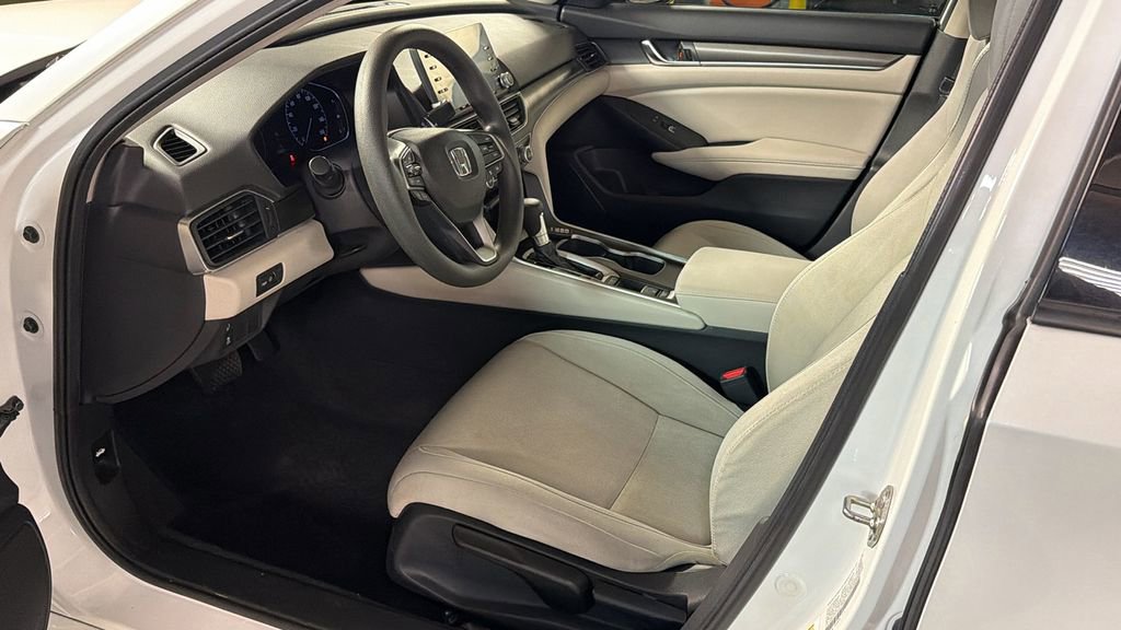 Used 2018 Honda Accord LX image 24