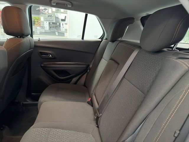 Used 2021 Chevrolet Trax LS image 23