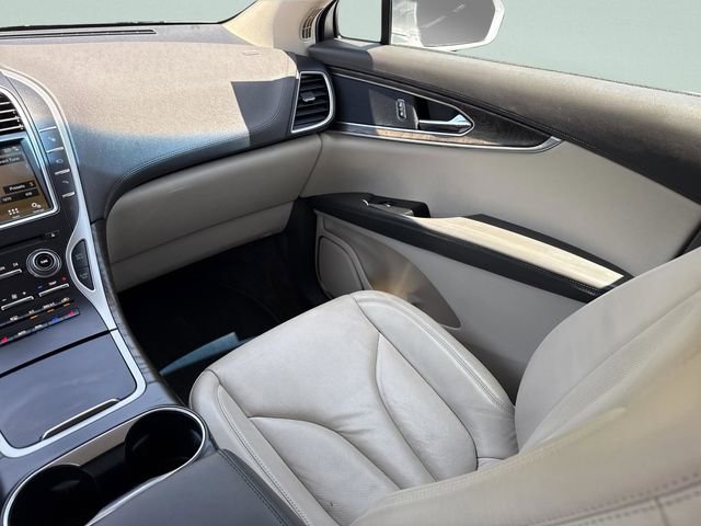 Used 2016 Lincoln MKX Reserve w/ Equipment Group 102A AWD/4WD image 30
