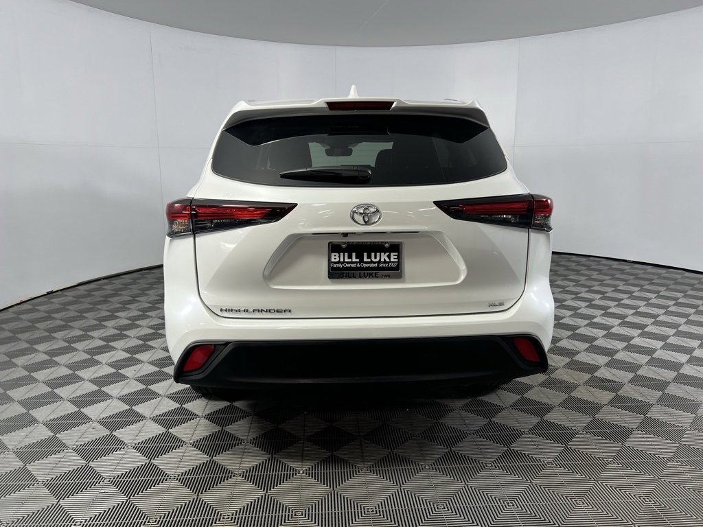 Used 2025 Toyota Highlander XLE image 8