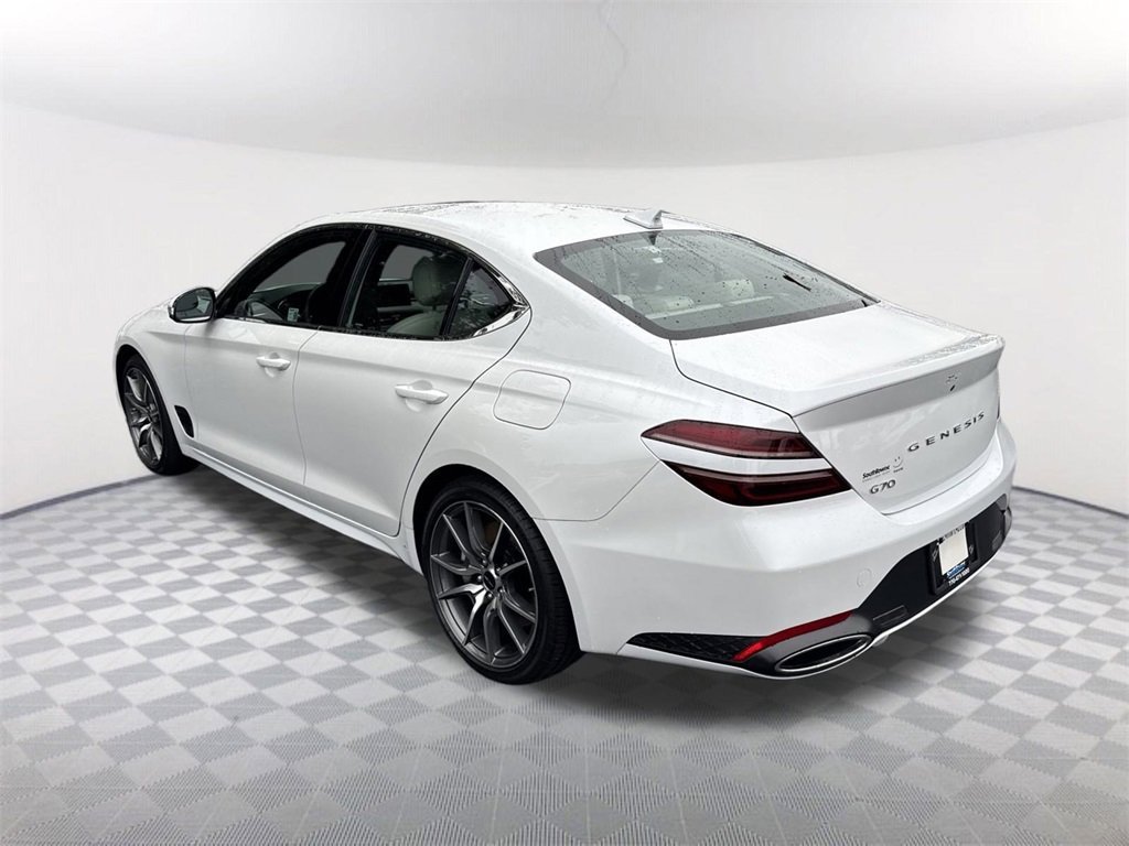 Used 2025 Genesis G70 2.5T image 7