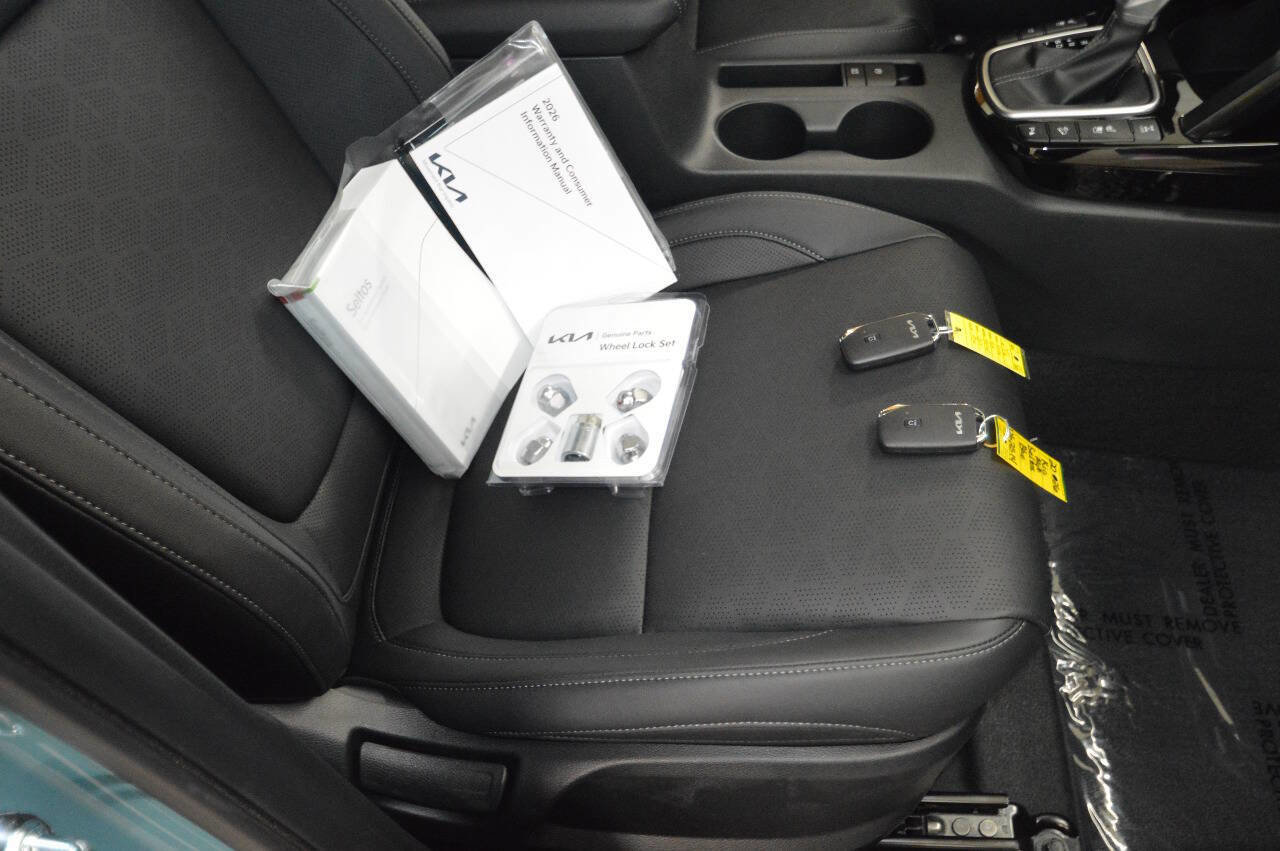 Used 2026 Kia Seltos SX w/ SX Sunroof Package image 8