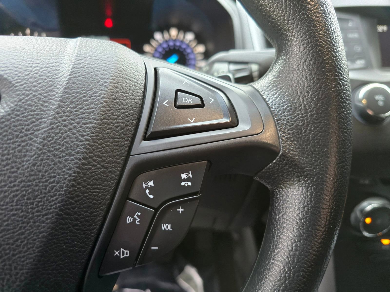 Used 2018 Ford Edge SE image 26