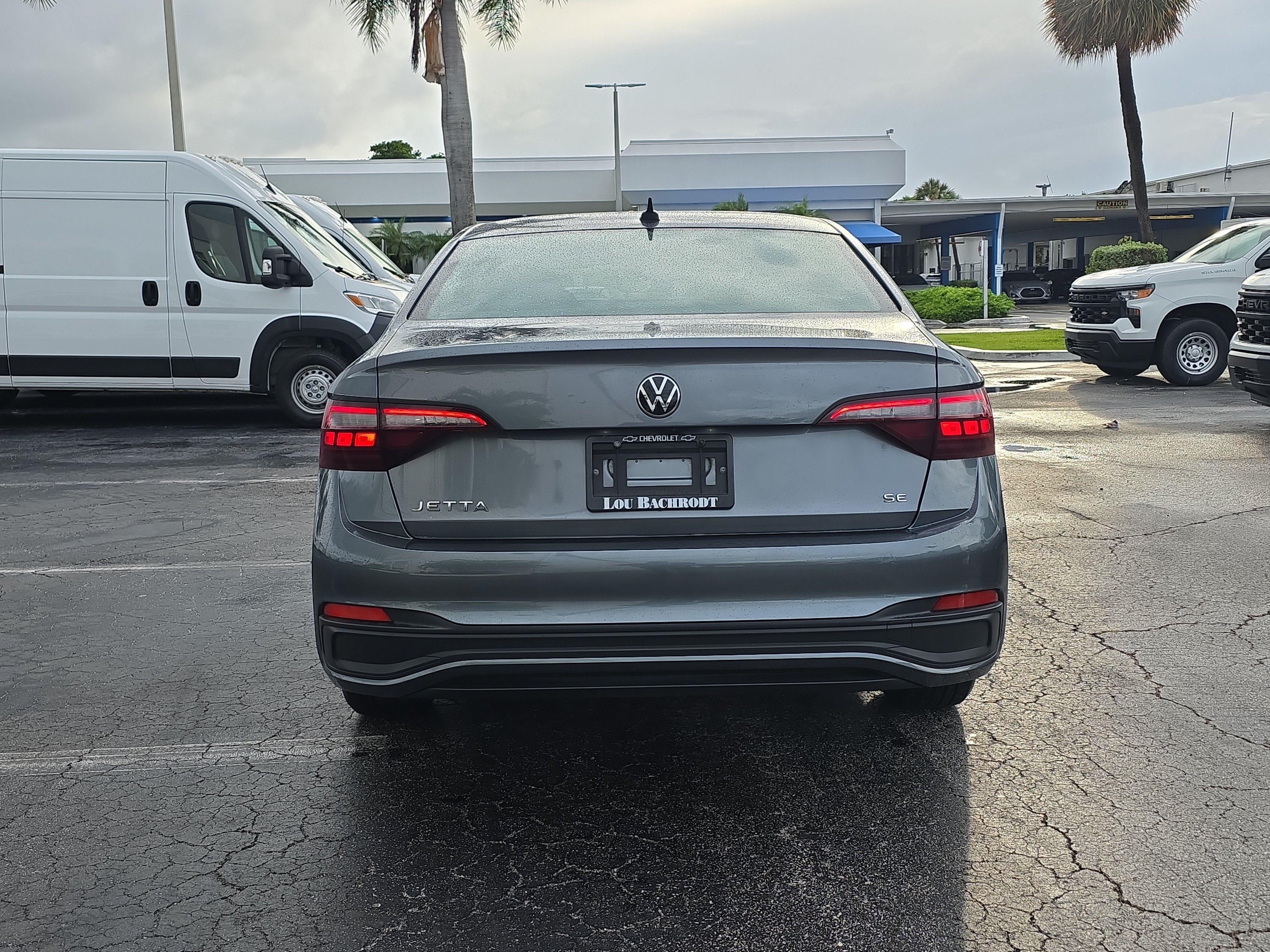 Used 2024 Volkswagen Jetta SE FWD image 6