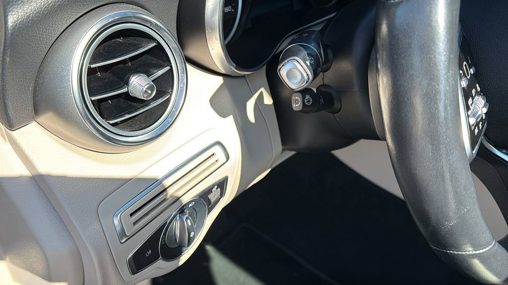 Used 2020 Mercedes-Benz C 300 4MATIC Sedan image 24