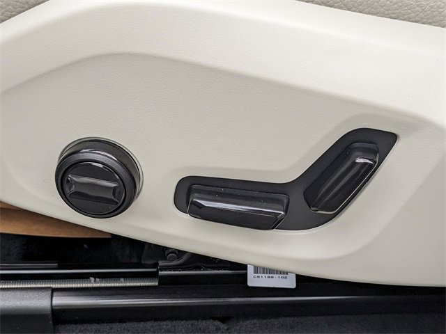 New 2025 Volvo XC60 B5 Plus w/ Protection Package Premier image 21